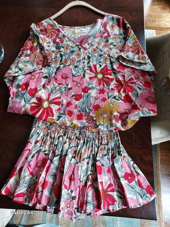 NATURAL LIFE Pants - NATURAL LIFE Pink Floral Casual Shorts Set. Top XSMALL and Shorts SMALL